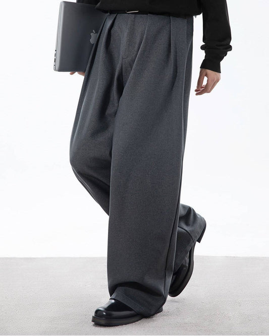 Pantaloni Larghi Uomo con Pinces in Cotone