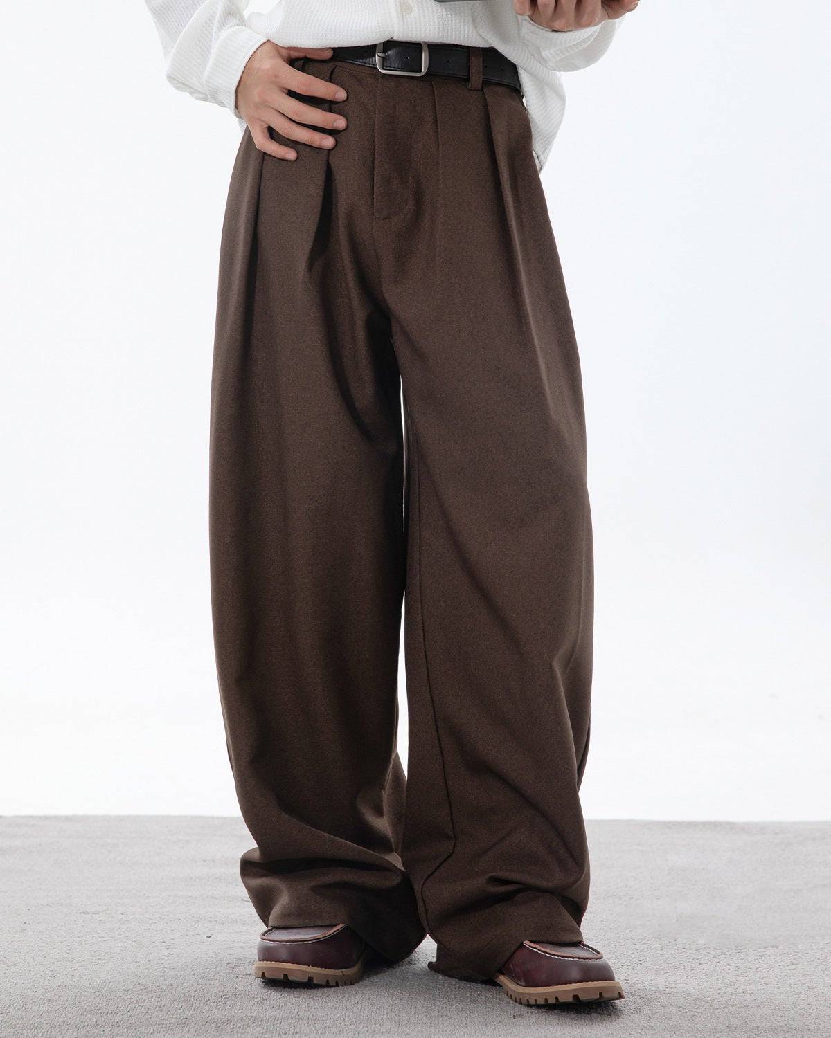 Pantaloni Larghi Uomo con Pinces in Cotone