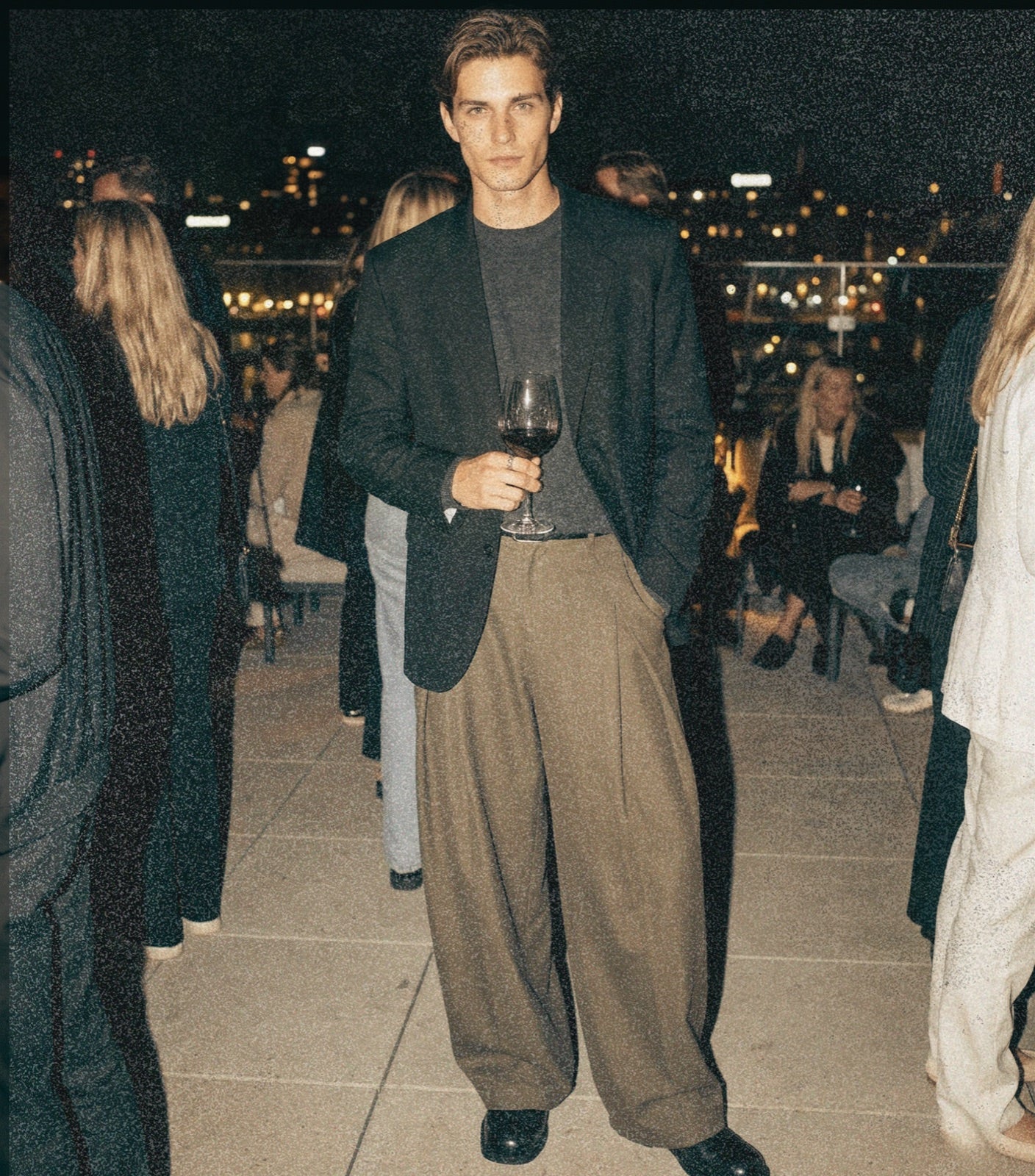 pantaloni larghi uomo look 1