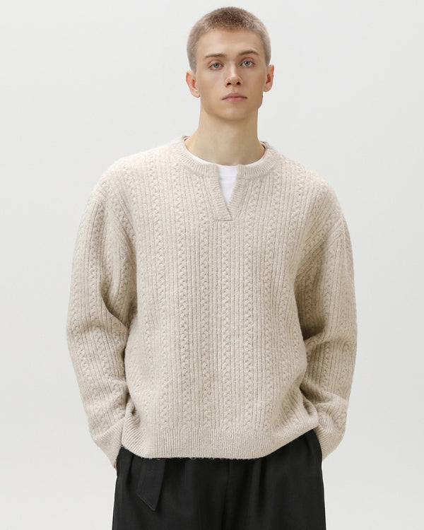 Maglione Uomo a Trecce Scollo a V in Lana