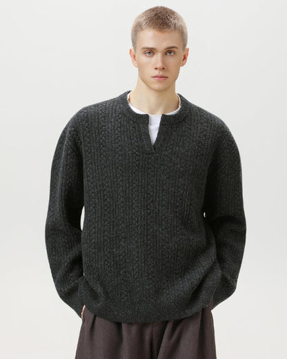Maglione Uomo a Trecce Scollo a V in Lana