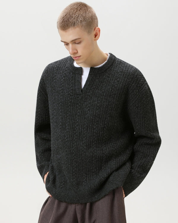Maglione Uomo a Trecce Scollo a V in Lana