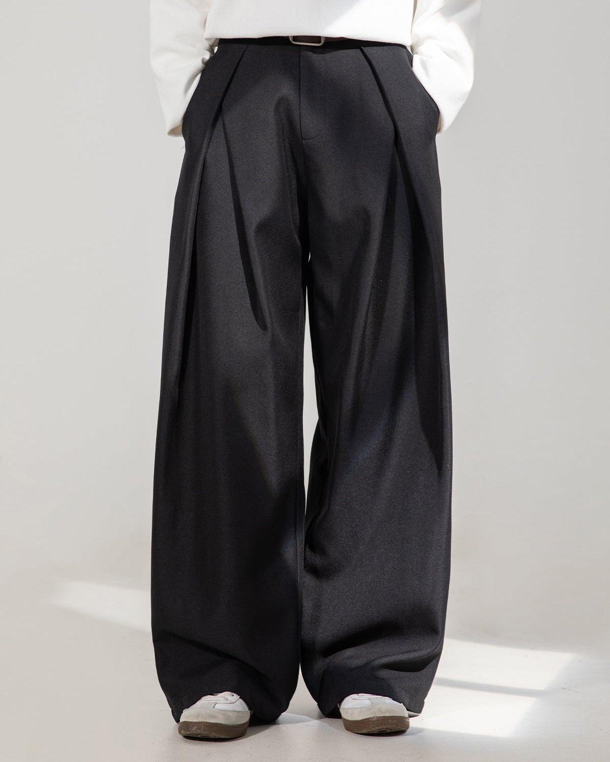Pantaloni Larghi Uomo con Pinces Taglio Fluido