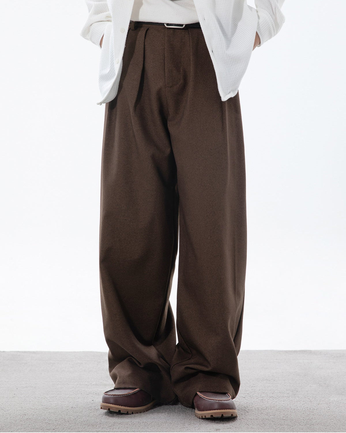 Pantaloni Larghi Uomo con Pinces in Cotone