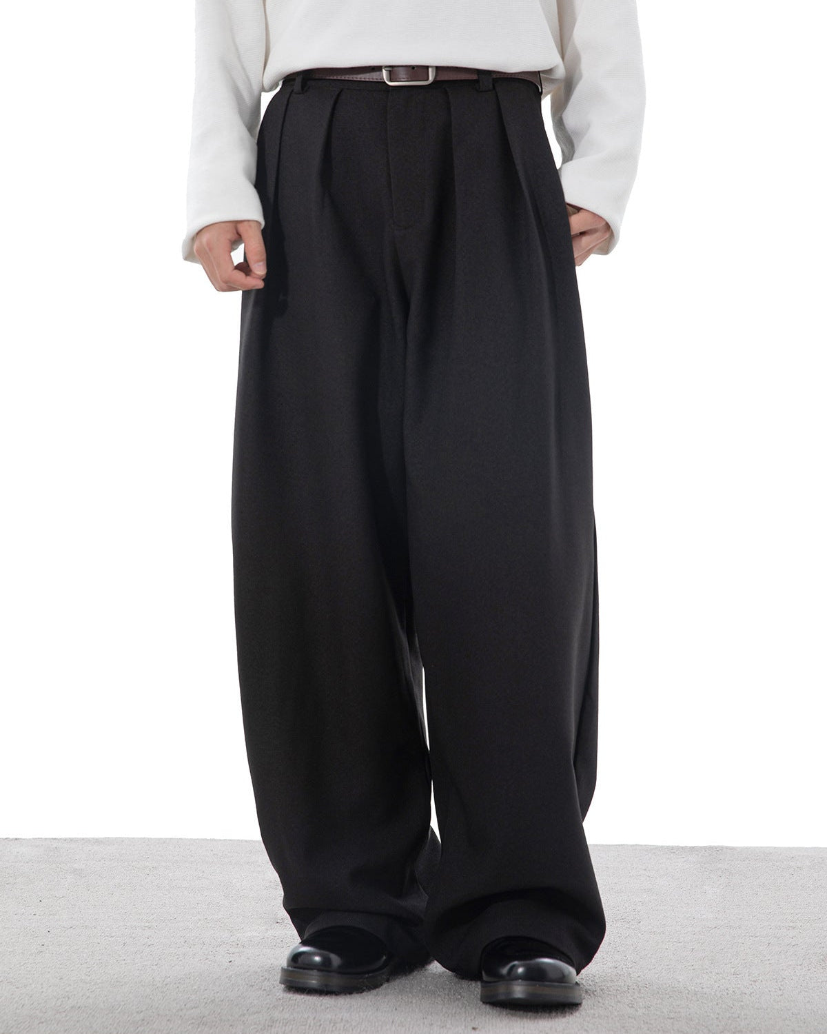 Pantaloni Larghi Uomo con Pinces in Cotone