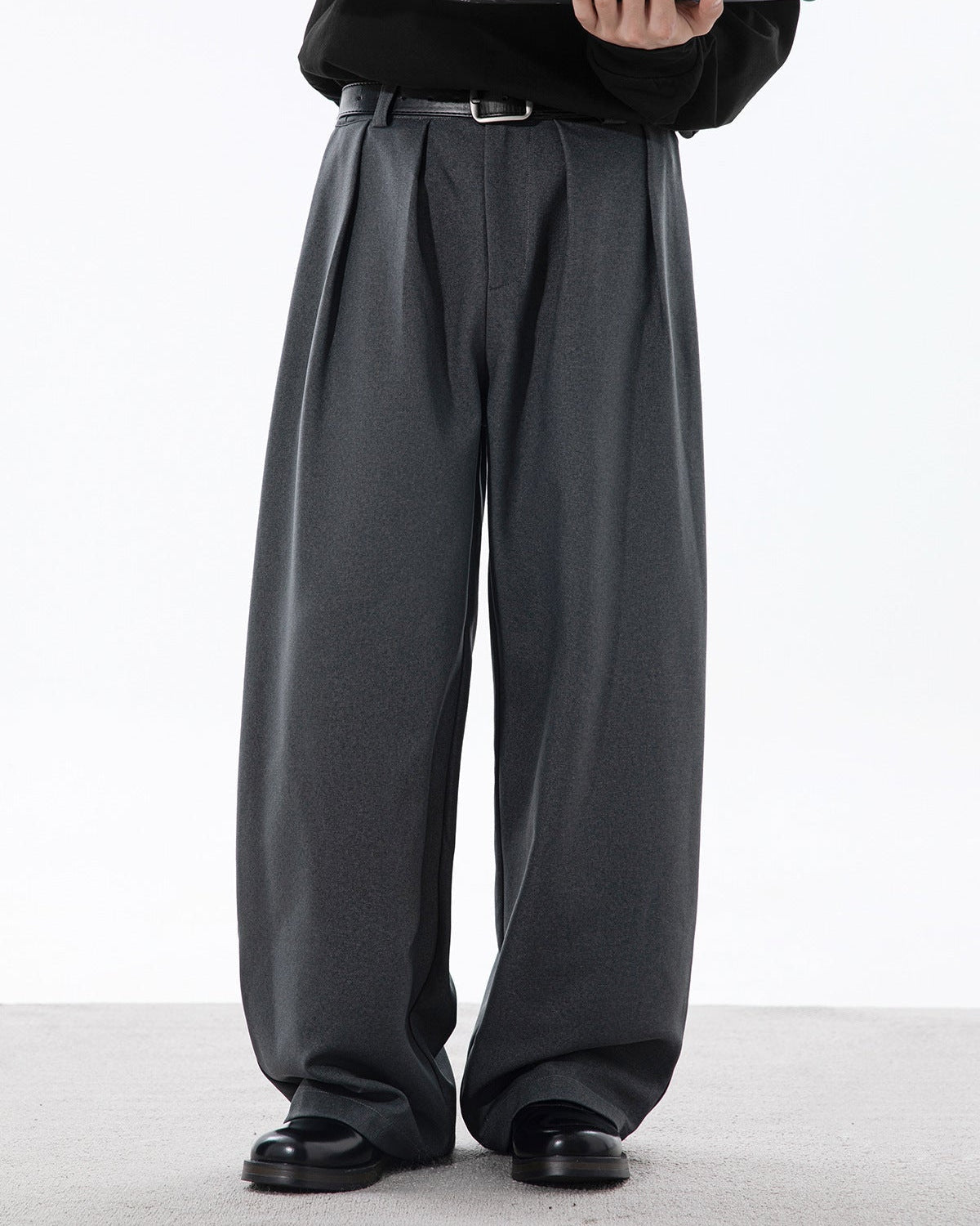 Pantaloni Larghi Uomo con Pinces in Cotone