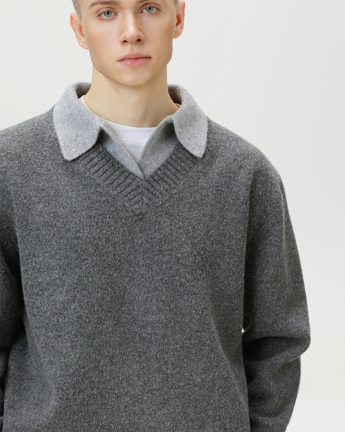 Maglione Uomo Scollo a V con Colletto in Lana