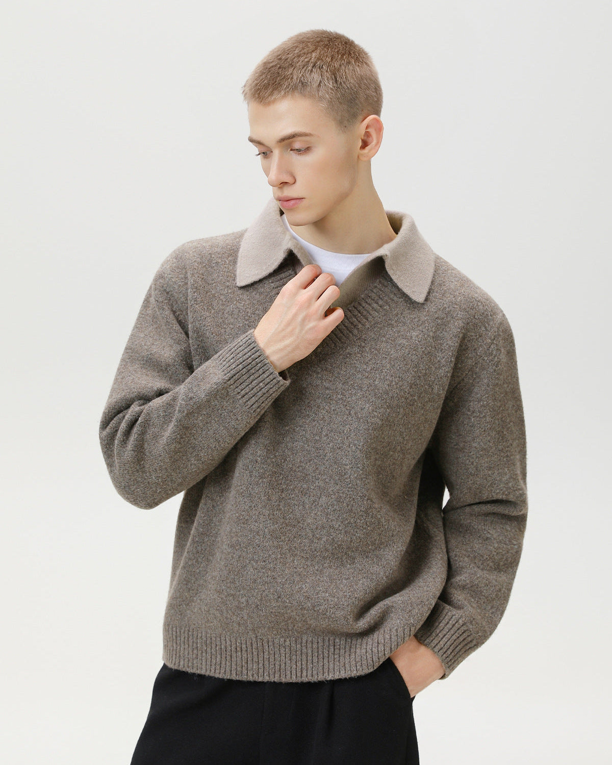 Maglione Uomo Scollo a V con Colletto in Lana