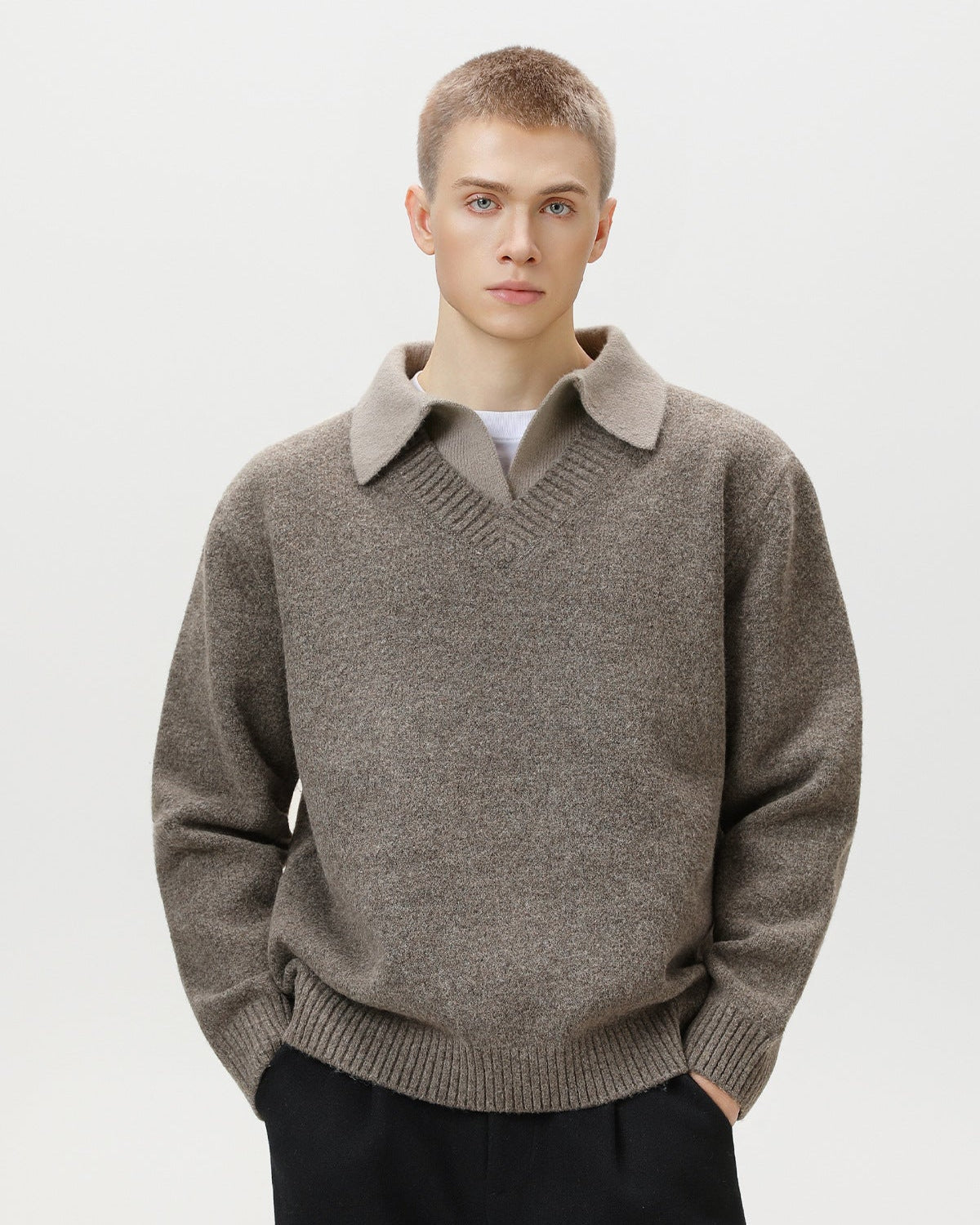 Maglione Uomo Scollo a V con Colletto in Lana